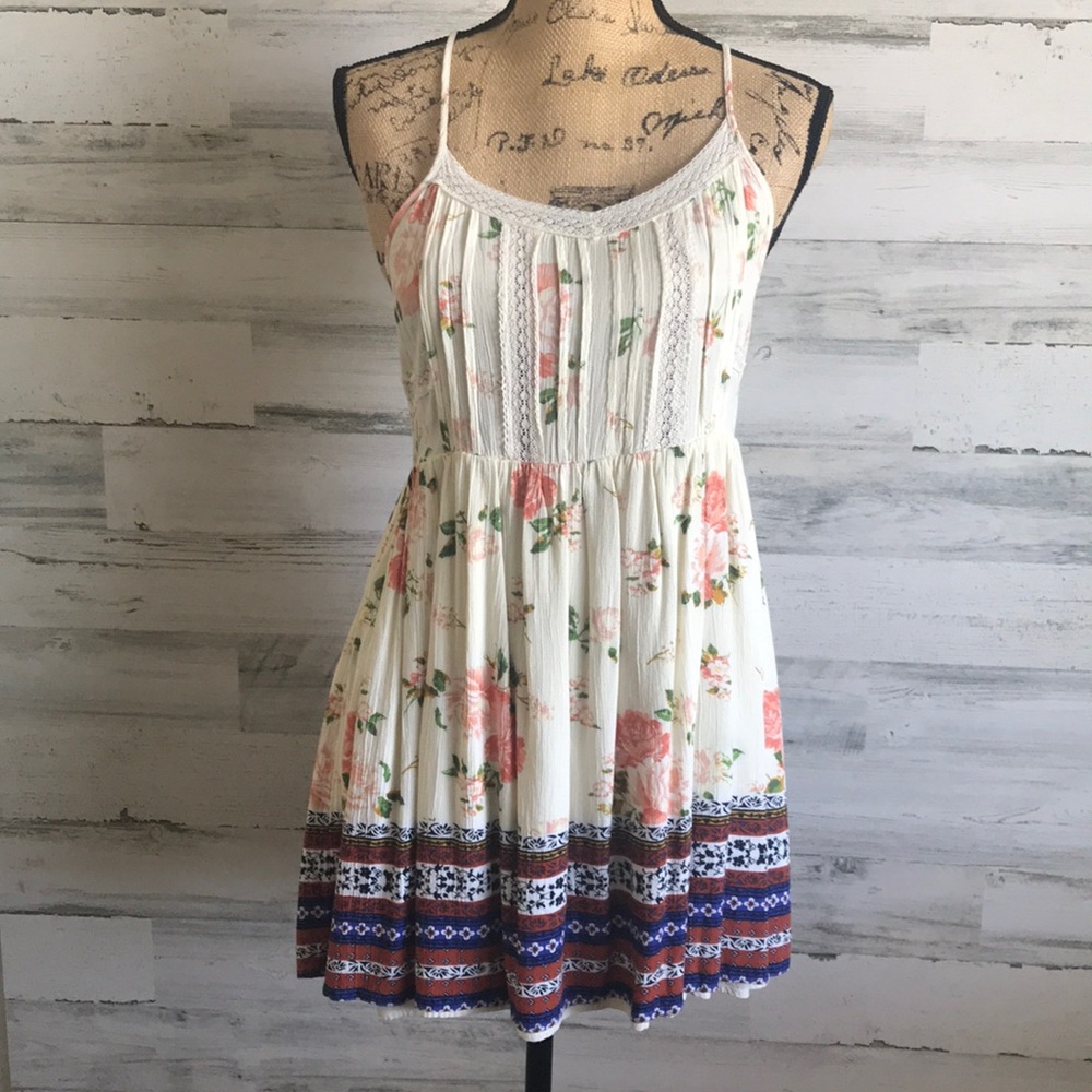Adorable floral pattern summer dress